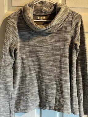 Abercrombie and‎ Fitch Small Cowl Neck Gray Sweater